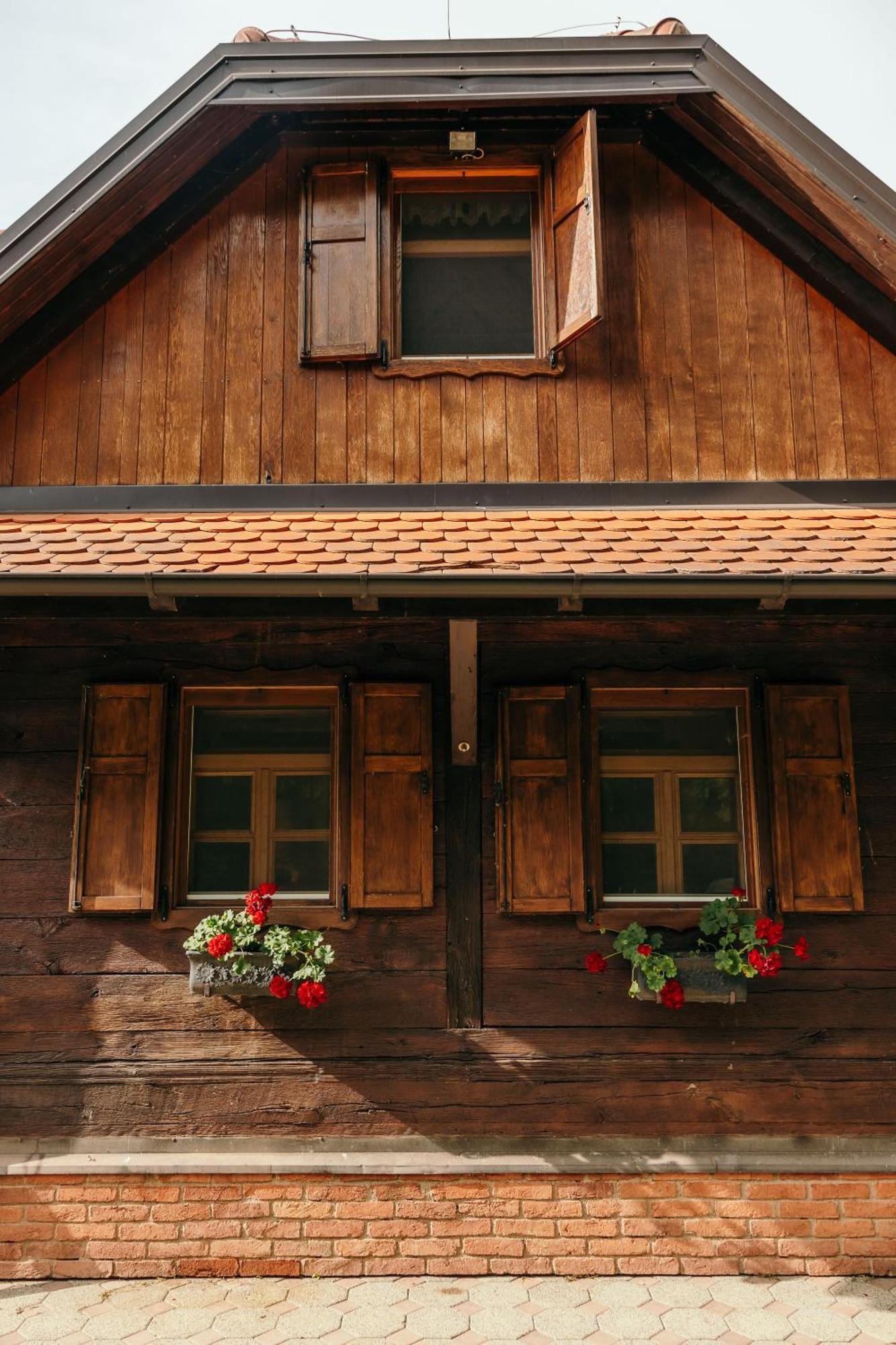 Moslavacka Prica Holiday Homes * Mala Ludina
